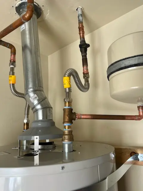 Water heater installation and plumbing repair in Oakbrook Forest
